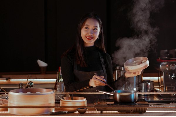 Découvrez comment préparer un risotto onctueux aux asperges vertes et parmesan : recette détaillée!